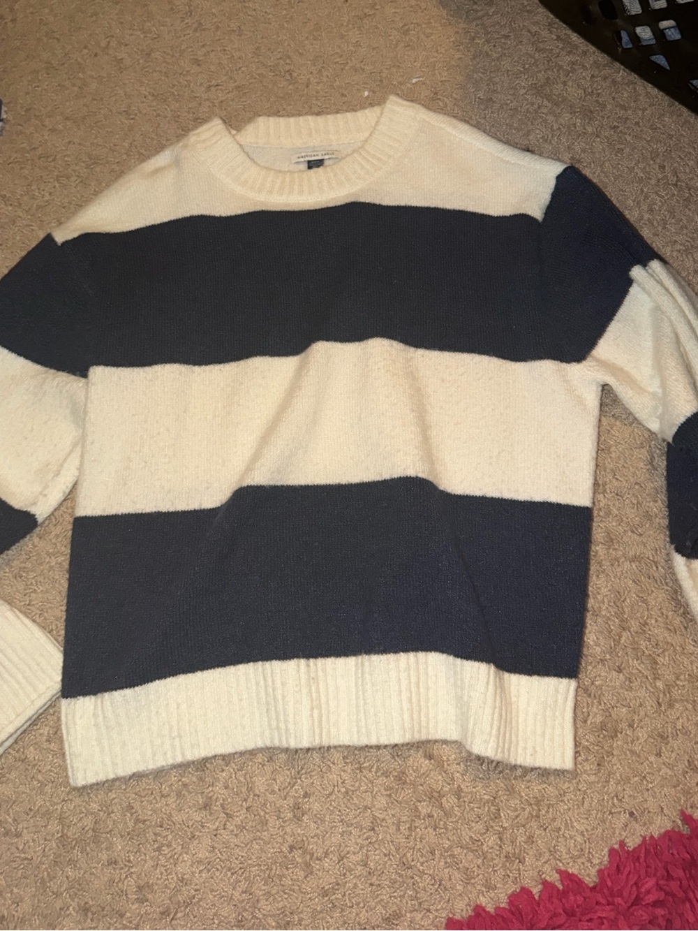 Lot of 3 sweaters American eagle and Hollister